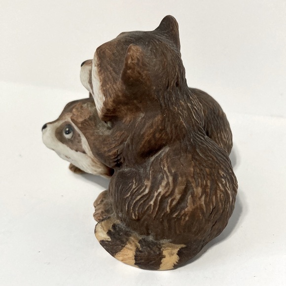 HOMCO
 Baby Raccoons Vintage 1454 Playful Babies Figurine Home Decor 3 x 4 in - Picture 4 of 12